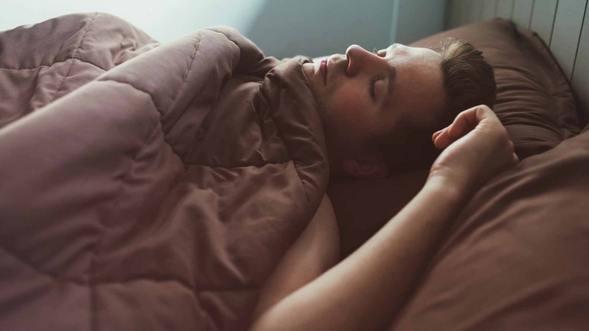9 sleep rules to keep your skin youthful